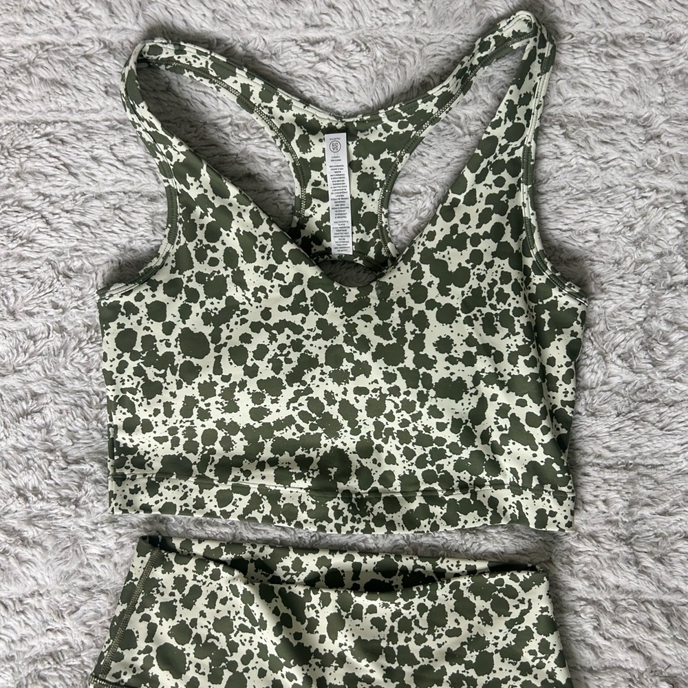 Sage brand athletic set - Picture 3 of 5